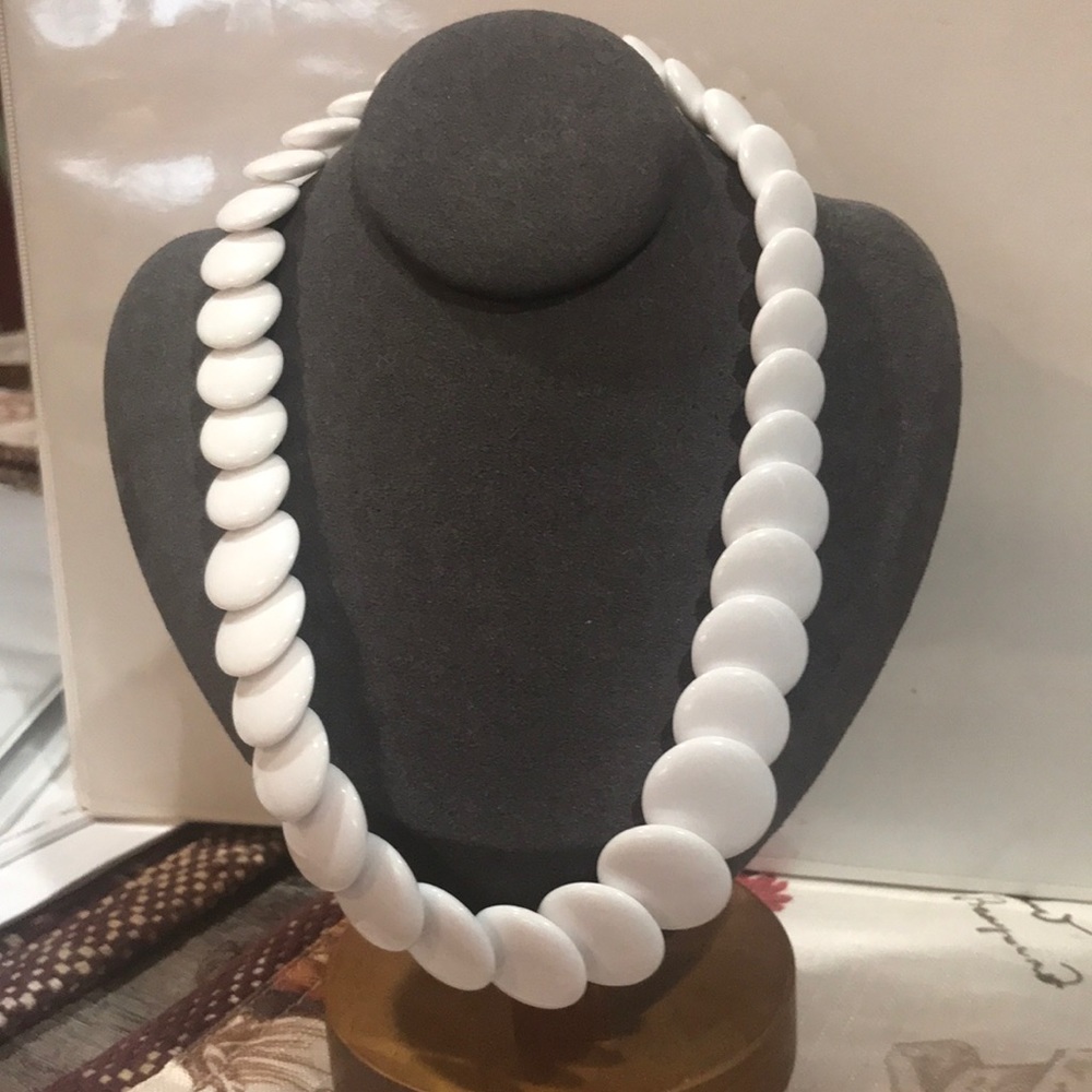 Vintage Trifari white lucite Round disc necklace Choker
